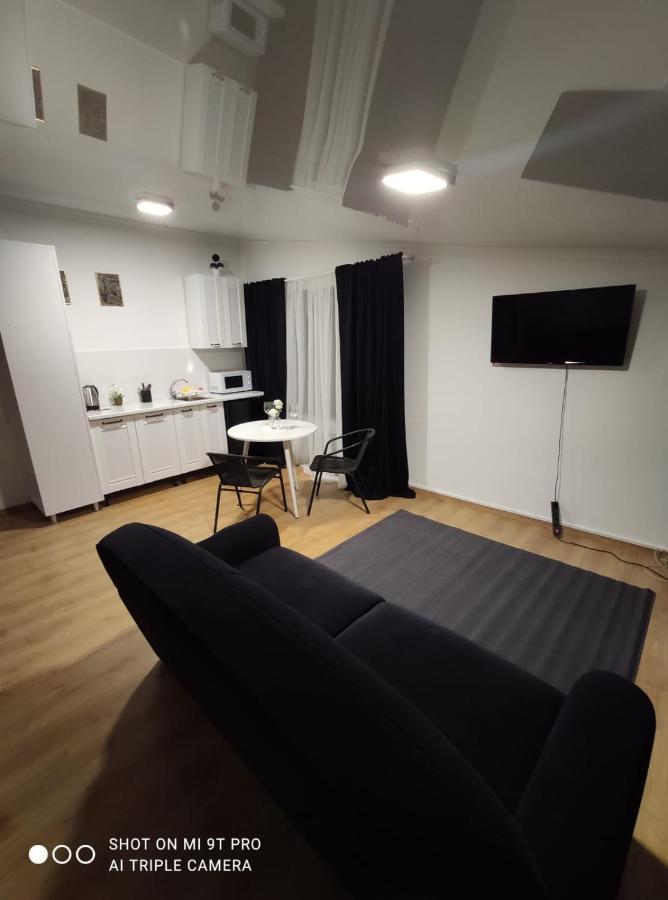 Studio In The Center City คีชีเนา ภายนอก รูปภาพ